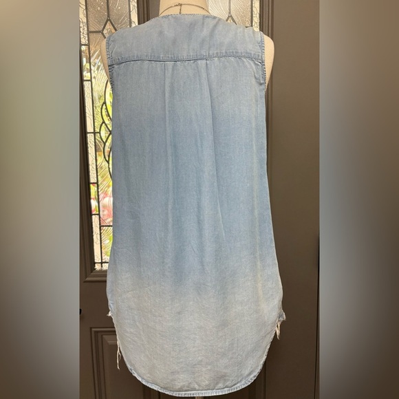 Terre Bleue Chambray Sleeveless Lightweight Tunic Top - Picture 5 of 6
